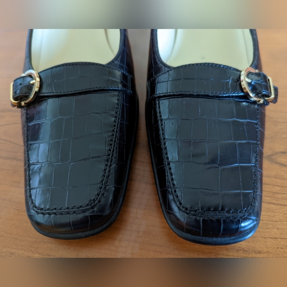 Vintage Salvatore Ferragamo Black Pumps, 8 NARROW, EUC - Picture 7 of 10